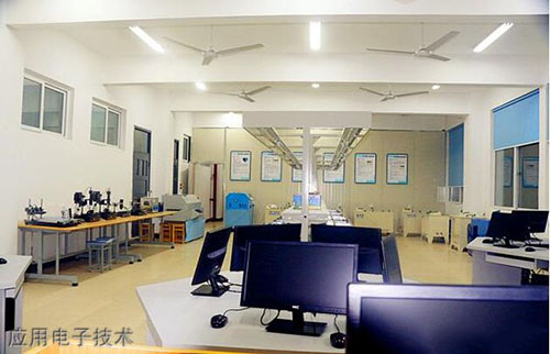 重慶電訊職業(yè)學院應用電子技術(shù)
