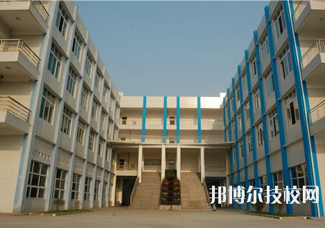 四川礦產(chǎn)機電技師學(xué)院地址在哪里