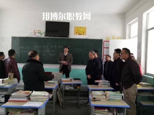 萬源黃鐘職業(yè)中學2020年報名條件、招生要求、招生對象