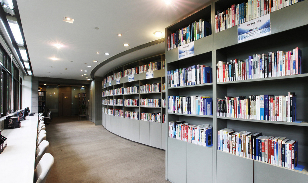 校園圖書館