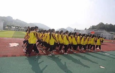  成都少城中學(xué)是民辦學(xué)校還是公辦學(xué)校？