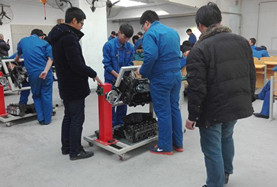 成都汽修學(xué)校學(xué)汽車(chē)維修專業(yè)怎么樣?