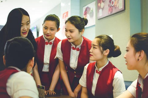 成都學航空哪個學校比較好