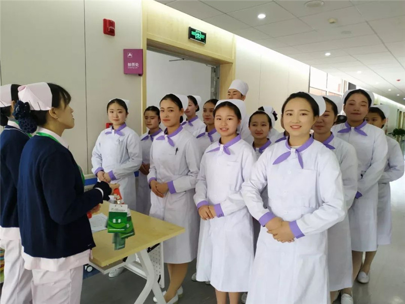 重慶2020年女生學(xué)衛(wèi)校有前途嗎