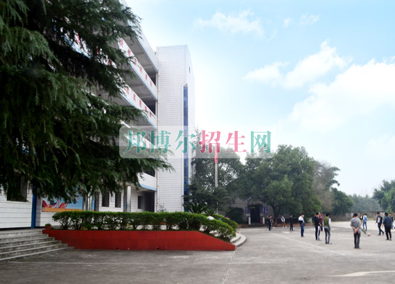 自貢市飛魚職業(yè)學(xué)校2020年報(bào)名條件、招生要求