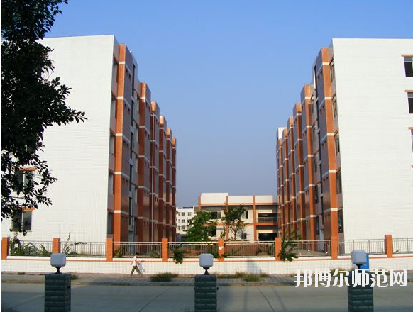 瀘州電子機(jī)械幼師學(xué)校