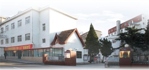 在青島學(xué)無(wú)人機(jī)專業(yè)選擇哪所學(xué)校？