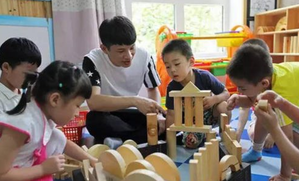 成都學幼師哪個學校好些
