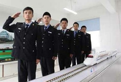 成都郫縣鐵路工程學校鐵路乘務(wù)專業(yè)發(fā)展前景怎么樣?