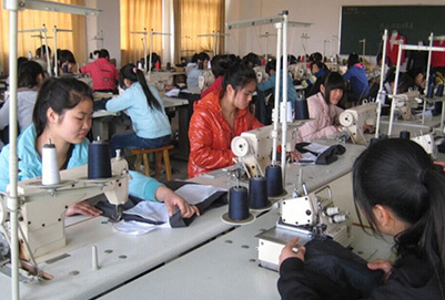 宜賓縣柳嘉職業(yè)技術學校電動縫紉室