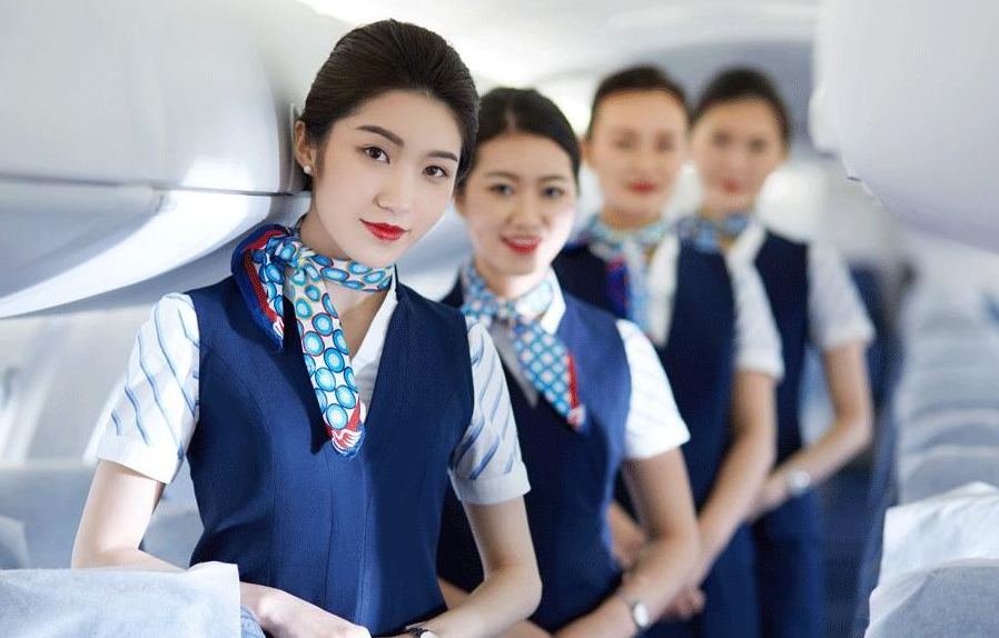 成都市空乘學(xué)校招生要求內(nèi)容有哪些