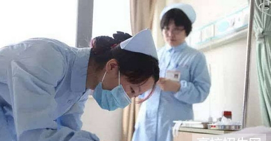  四川省醫(yī)學(xué)檢驗(yàn)專(zhuān)業(yè)學(xué)費(fèi)及收費(fèi)標(biāo)準(zhǔn)