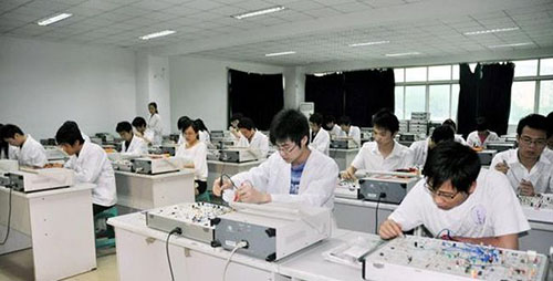 重慶科創(chuàng)職業(yè)學(xué)院模擬電路實(shí)訓(xùn)