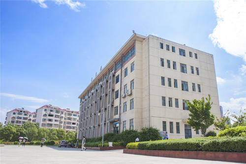 黔西南民族師范高等專(zhuān)科學(xué)校