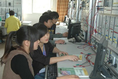 宜賓縣柳嘉職業(yè)技術(shù)學(xué)校PLC實(shí)驗(yàn)室