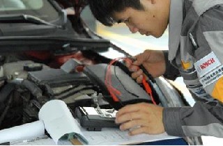 汽車檢測與維修技術(shù)?？茖嶋H操作與實習(xí)