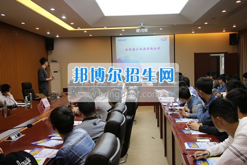 南江縣小河職業(yè)中學舉行2020年畢業(yè)生校園雙選會