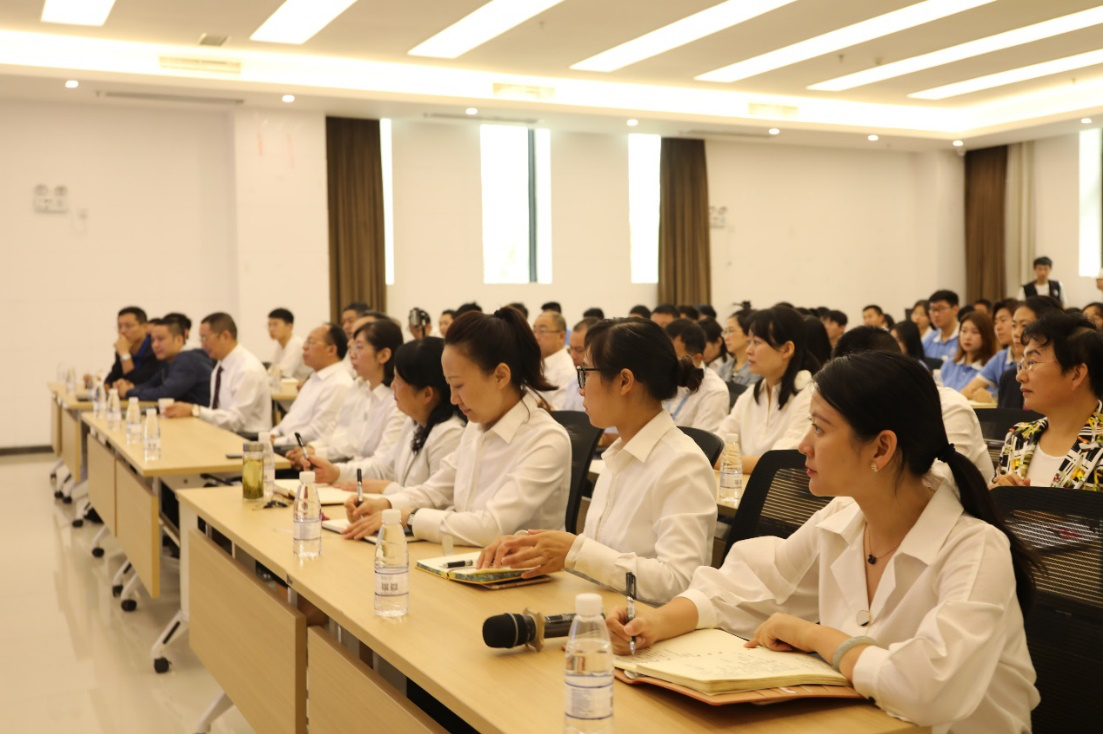 中國工程院院士劉大響教授學術報告會順利舉行