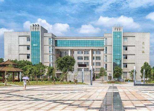 四川交通運輸職業(yè)學校圖片