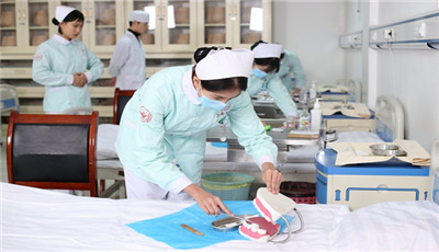 重慶公共衛(wèi)生學校2020年，招生條件