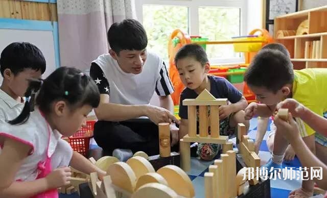寶雞2020年女生適合幼師學(xué)校嗎