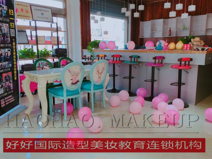 淄博市張店區(qū)好好化妝攝影職業(yè)培訓學校有半永久課程嗎？