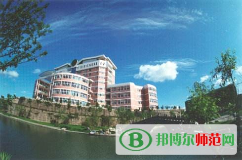 西華師范大學(xué)是幾本