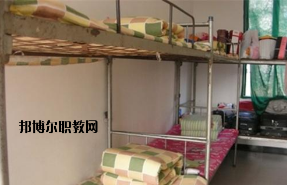 威遠(yuǎn)縣泰來(lái)職業(yè)技術(shù)學(xué)校2020年宿舍條件