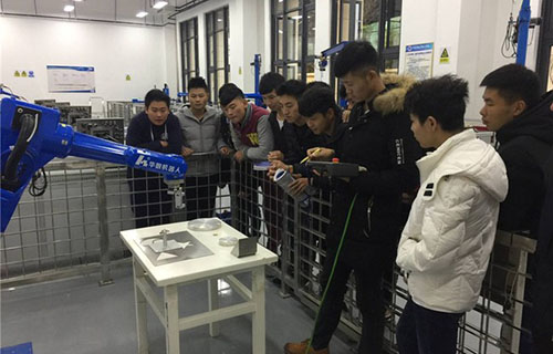 重慶房院工業(yè)機器人