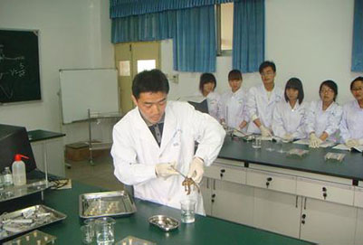 貴陽(yáng)護(hù)士學(xué)校師資好不好