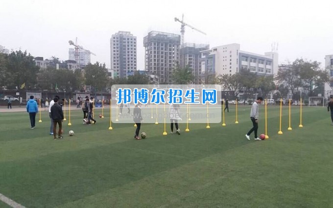 四川省江安縣職業(yè)技術(shù)學(xué)校周末大課堂，留守學(xué)生溫馨家園