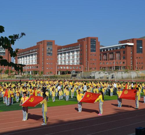 選擇一所好的學(xué)校需要注意什么?
