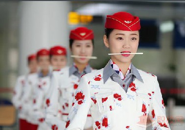 高鐵乘務(wù)員面試化妝技巧？