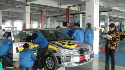  2020年重慶輕工業(yè)學(xué)校汽車維修與服務(wù)招生(中專+大專)