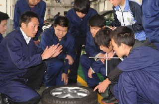 2020年到成都汽修學(xué)校學(xué)習(xí)汽修有前途嗎?