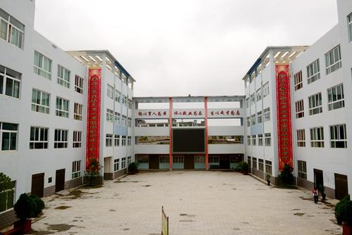  宜賓市翠屏區(qū)天成職業(yè)技術學校簡介