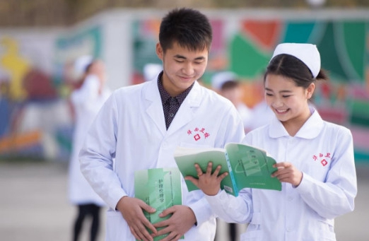 四川大學附設華西衛(wèi)生學校