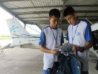 初中生可以報(bào)考成都航空學(xué)校的航空專業(yè)嗎?